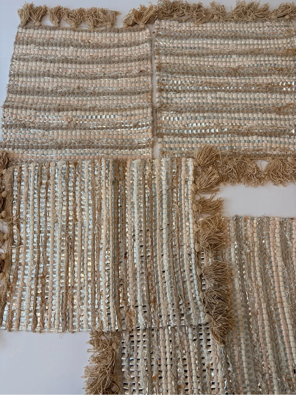 BNWT Anthropologie Neutral Fringe S/4 Placemats with Metallic Silver Accents
